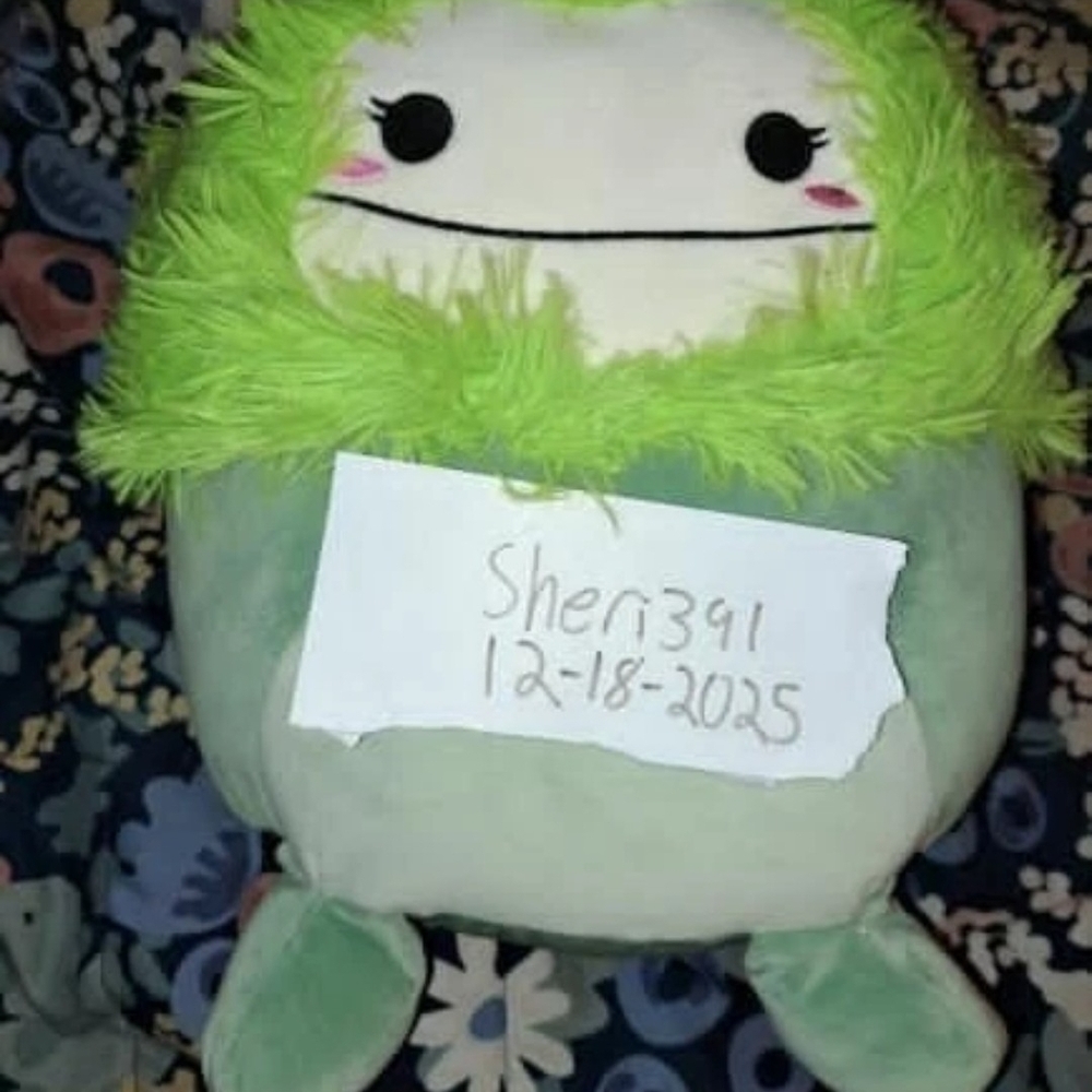 Black Tag Limited Edition Clover-Foot BREN BIGFOOT Squishmallow